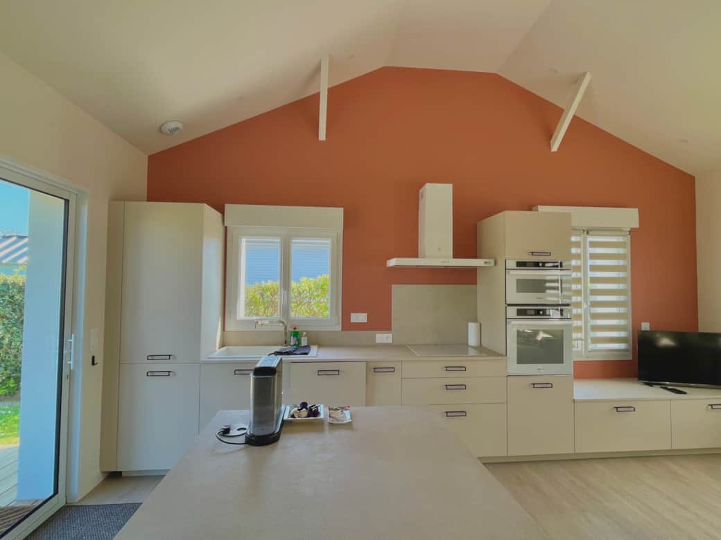 Bright and fully equipped kitchen