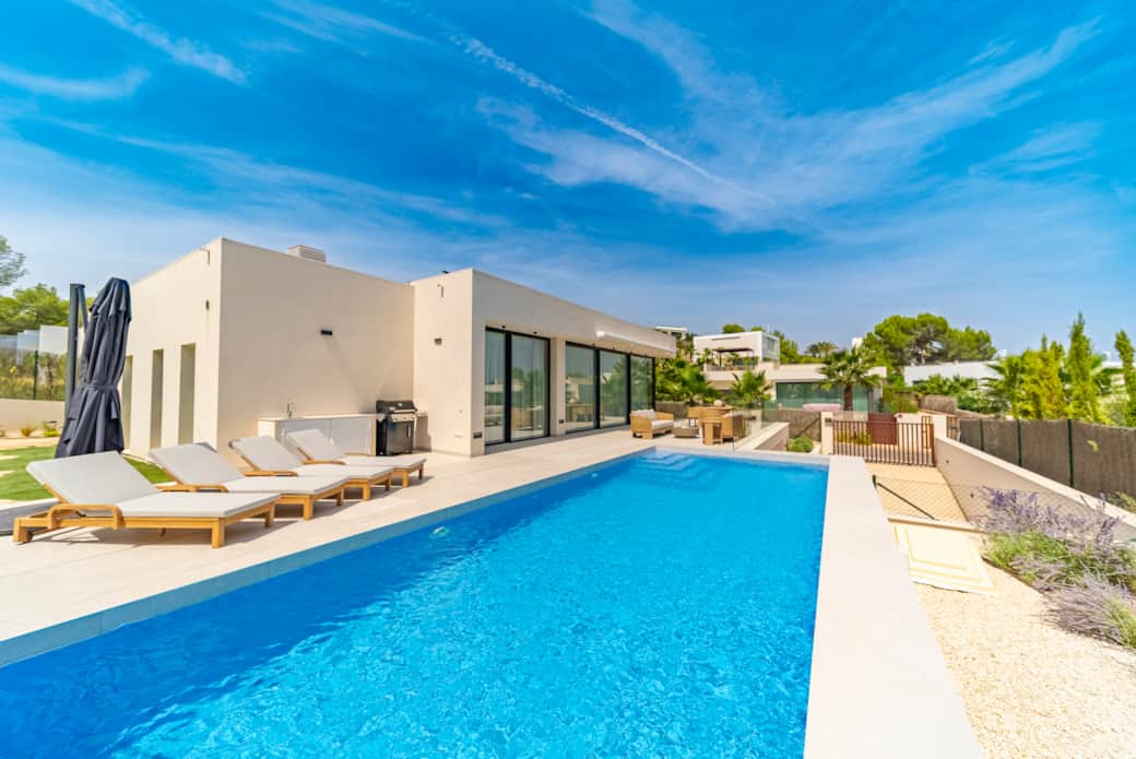 Luxury villa in las colinas golf for holiday rental 8
