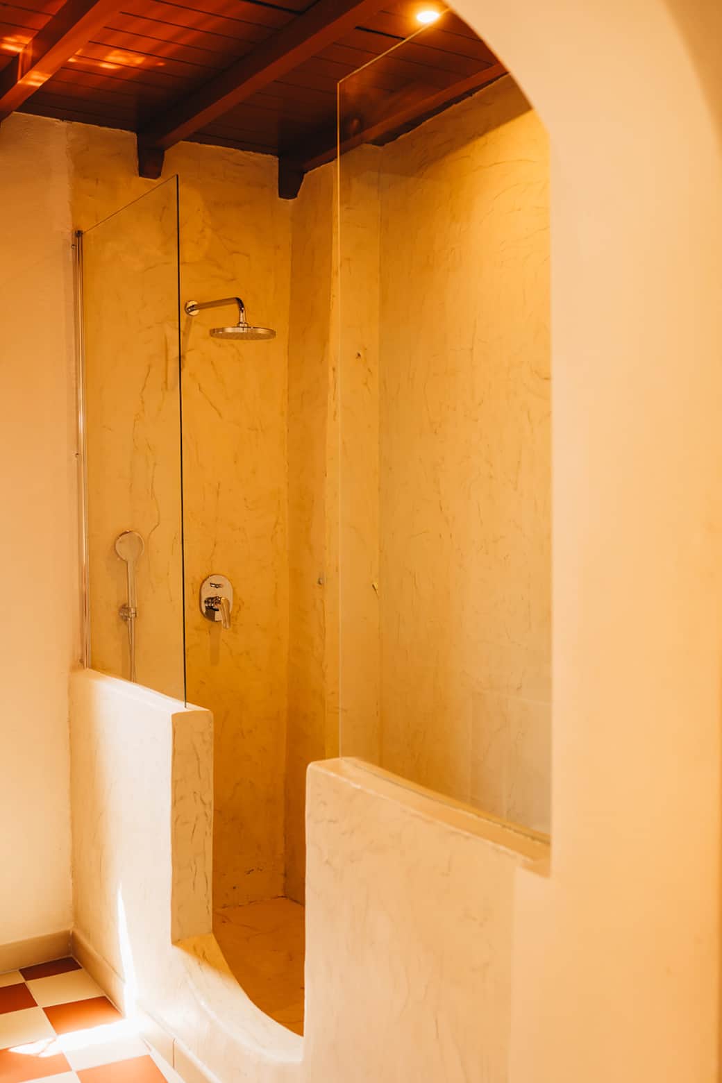 Double Shower Corrie