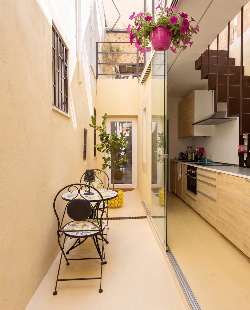 inner courtyard with natural light in Ortigia 2 inner courtyard with natural light in Ortigia 2