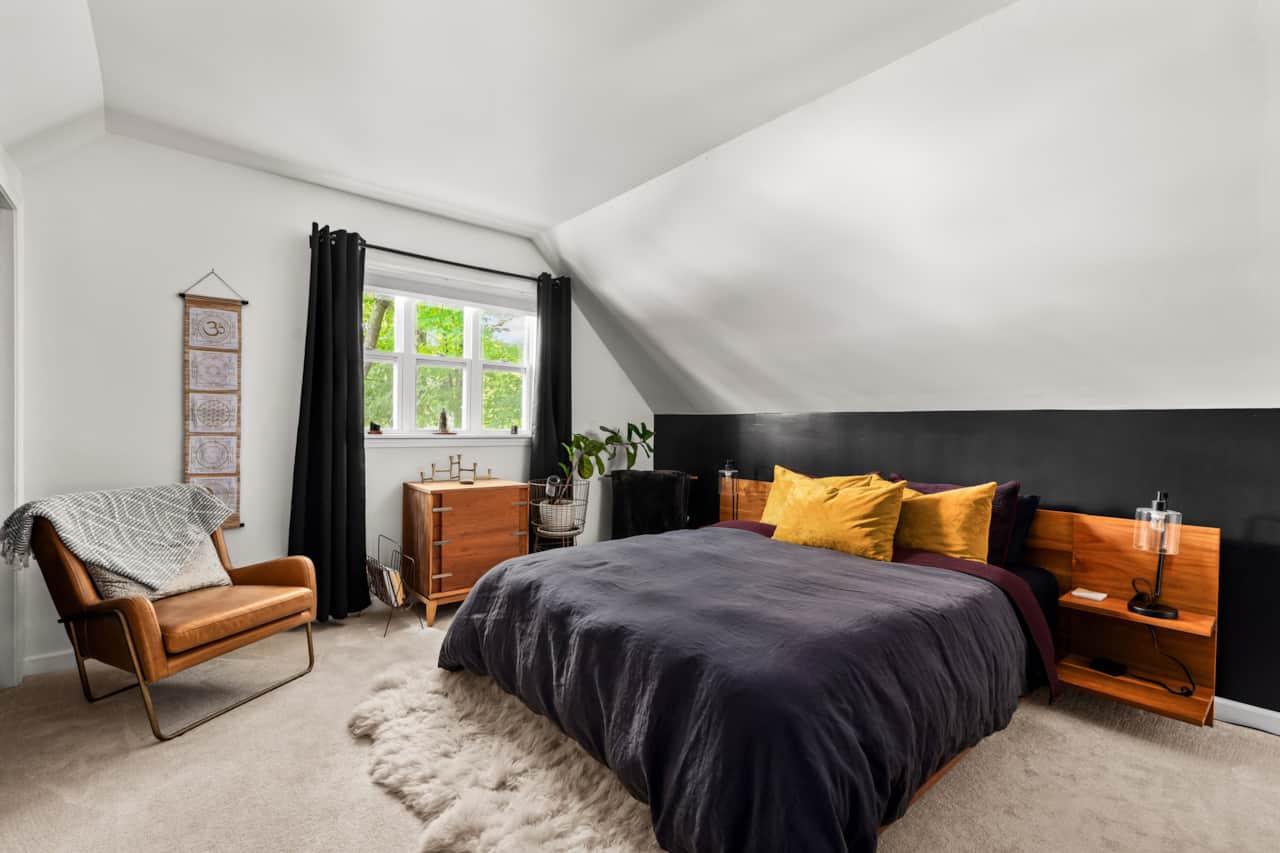 Bathed in bright, natural light, this peaceful retreat combines serene beauty with ultimate coziness