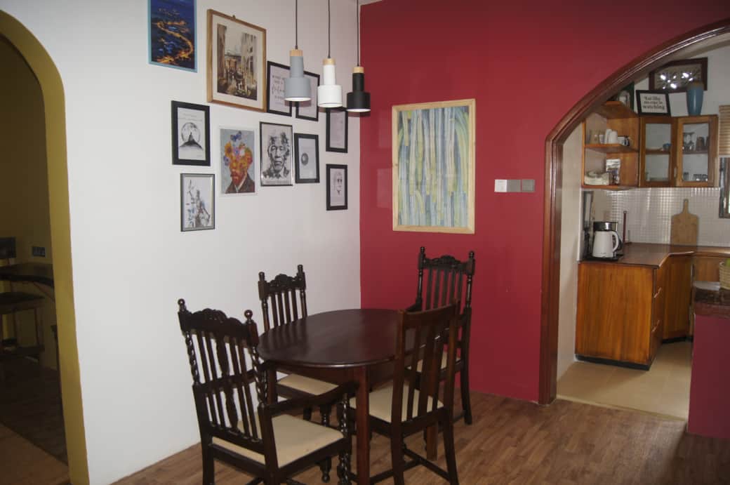Cozy Dining - Enjoy a meal in this nice nook