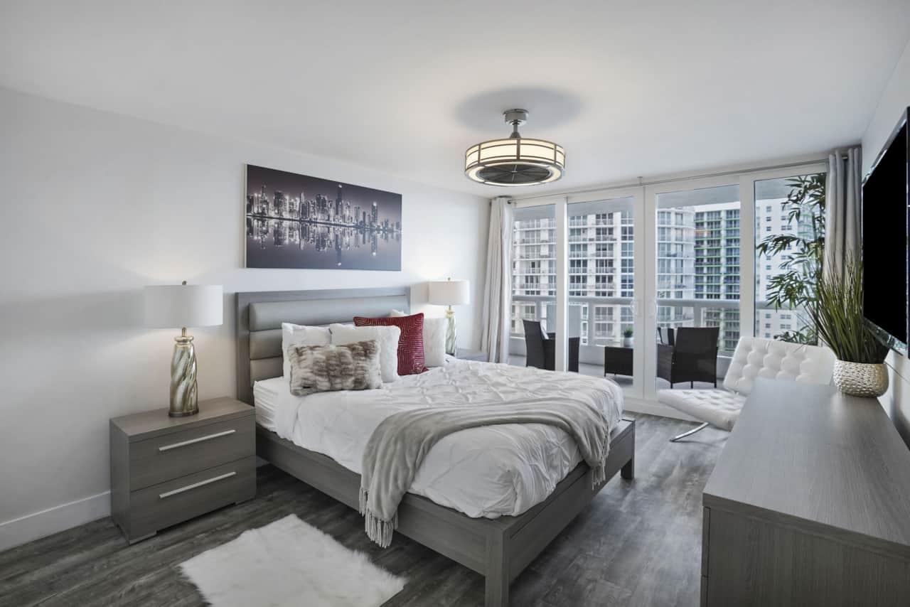 Miami Vice! (3 bedroom condo)