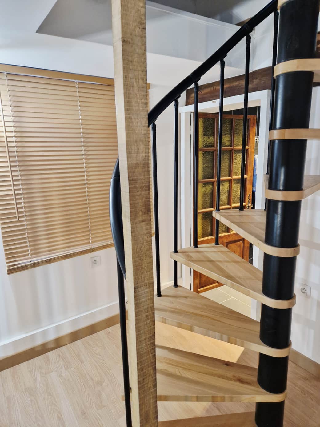 Wendeltreppe zur Mezzanine