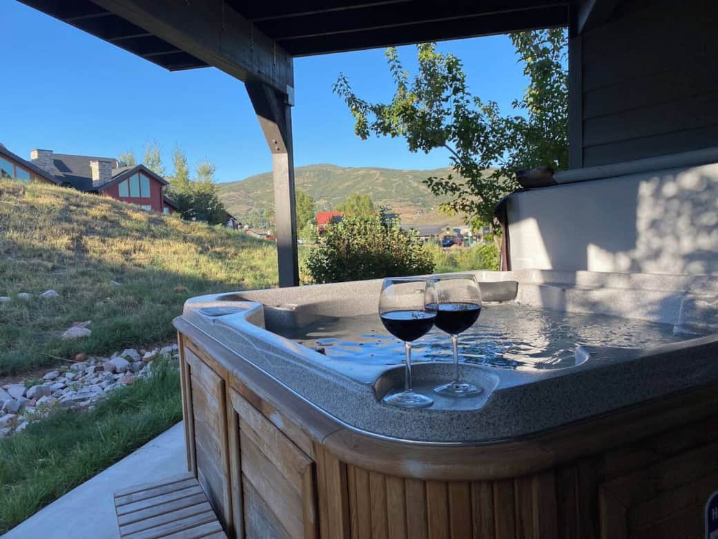 Private Hot Tub to fit 6 respectably 