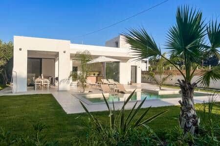 Lush green garden Lush green garden