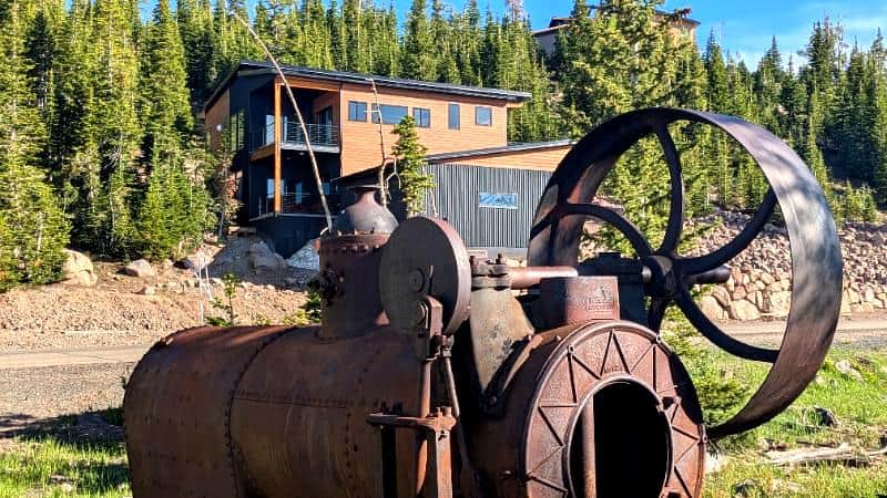 Looking back at Sunset Lodge from the steam engine that gives the neighborhood its name