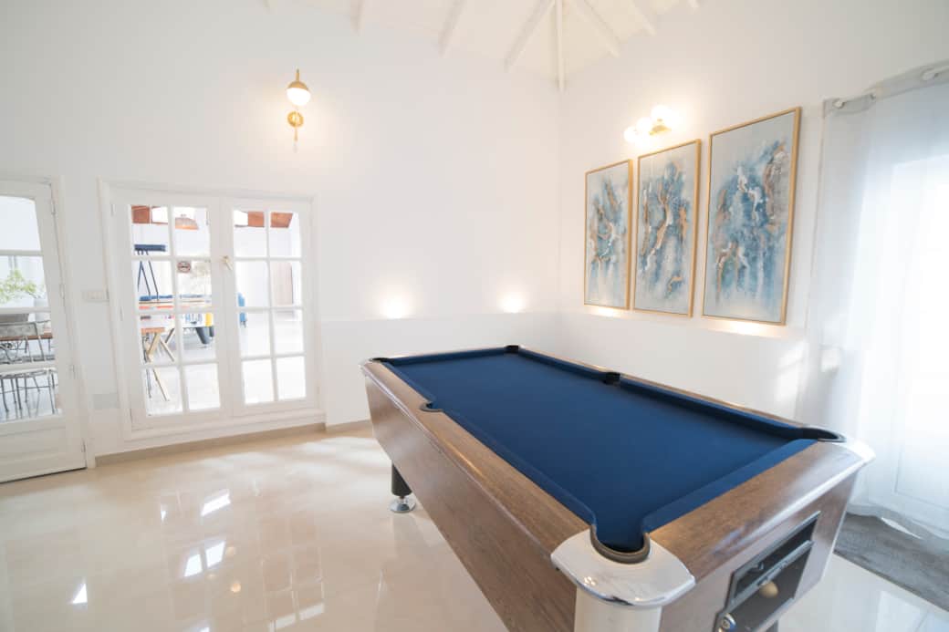 Pool table