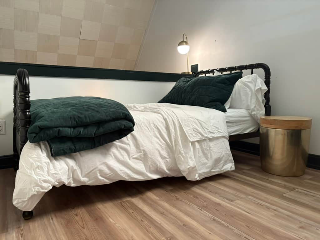 C45DEE59 1AE5 4A6A 9847 356832A9772A 1 105 c