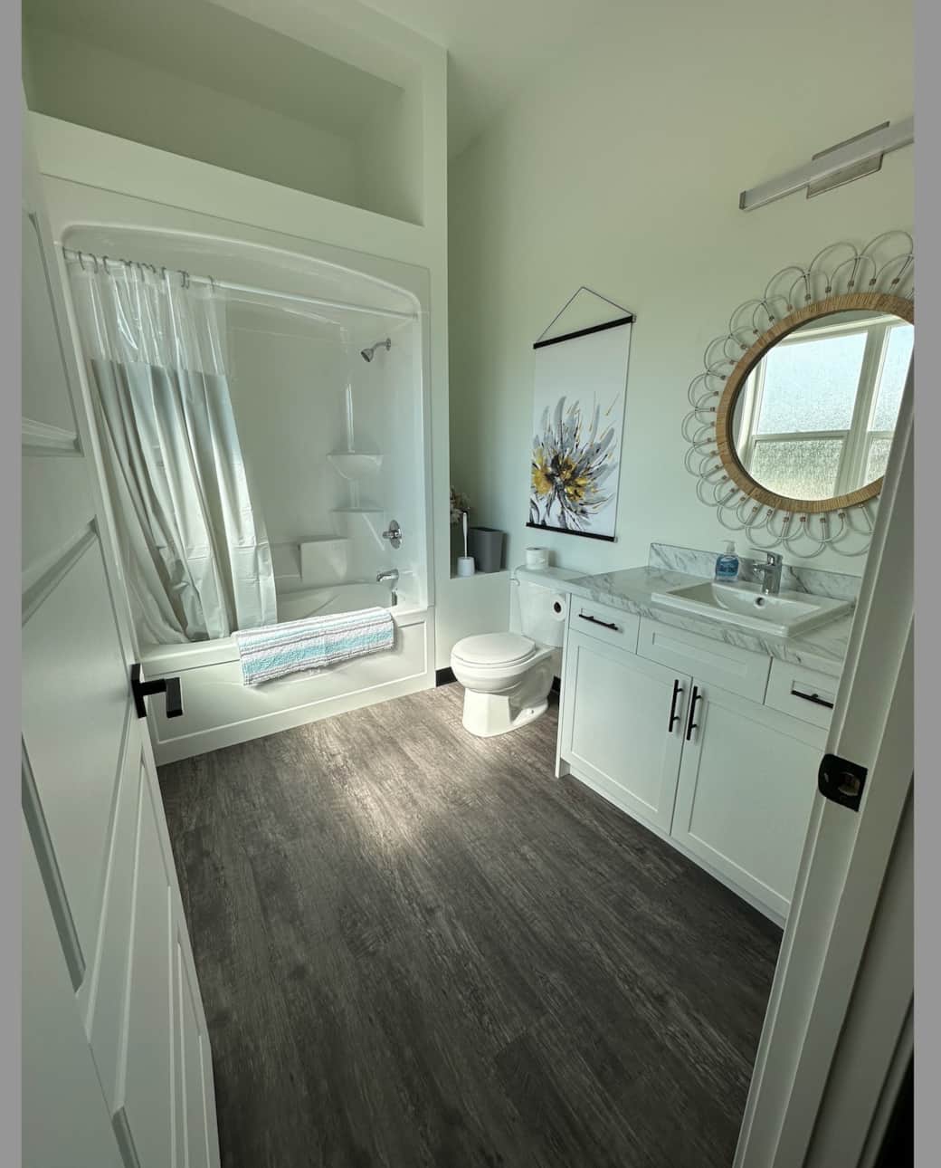 Ensuite off Main Bedroom
