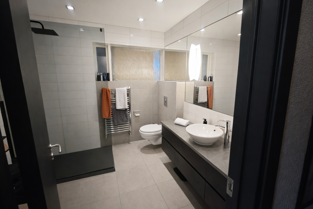 Bathroom1