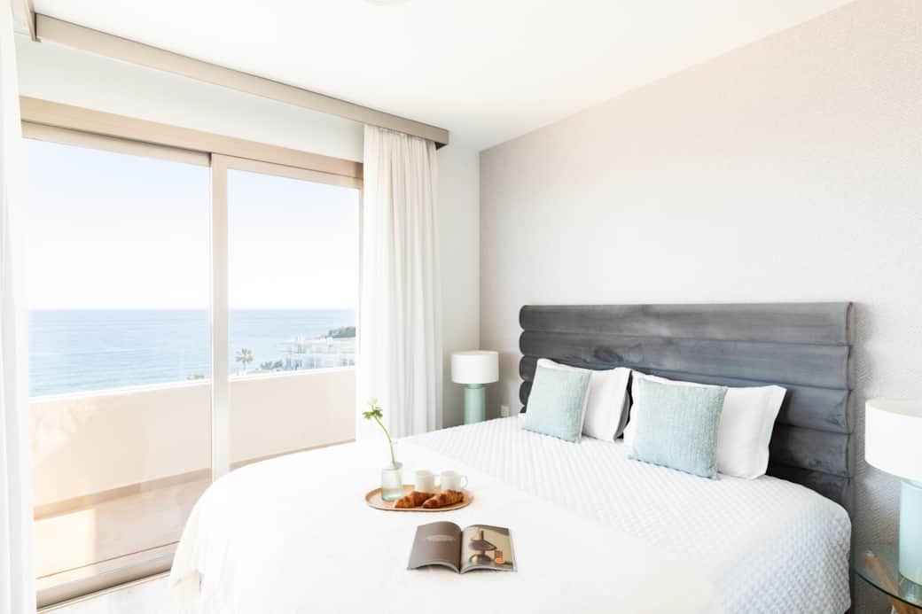 Oceanfront Master Bedroom Oceanfront Master Bedroom