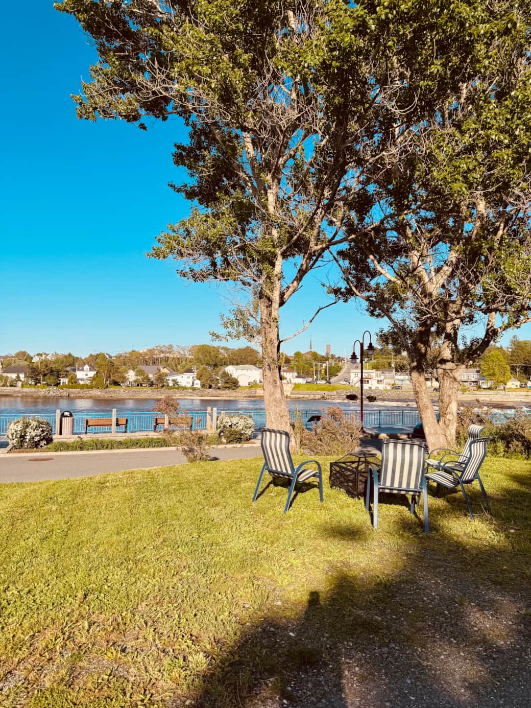 Cours arrière avec foyer