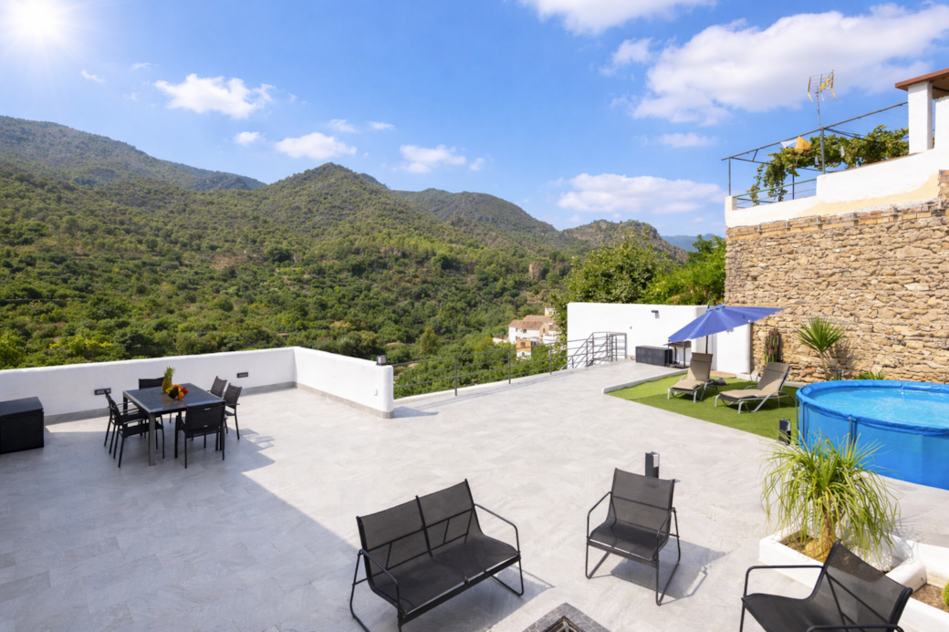 Terraza con vistas y piscina 