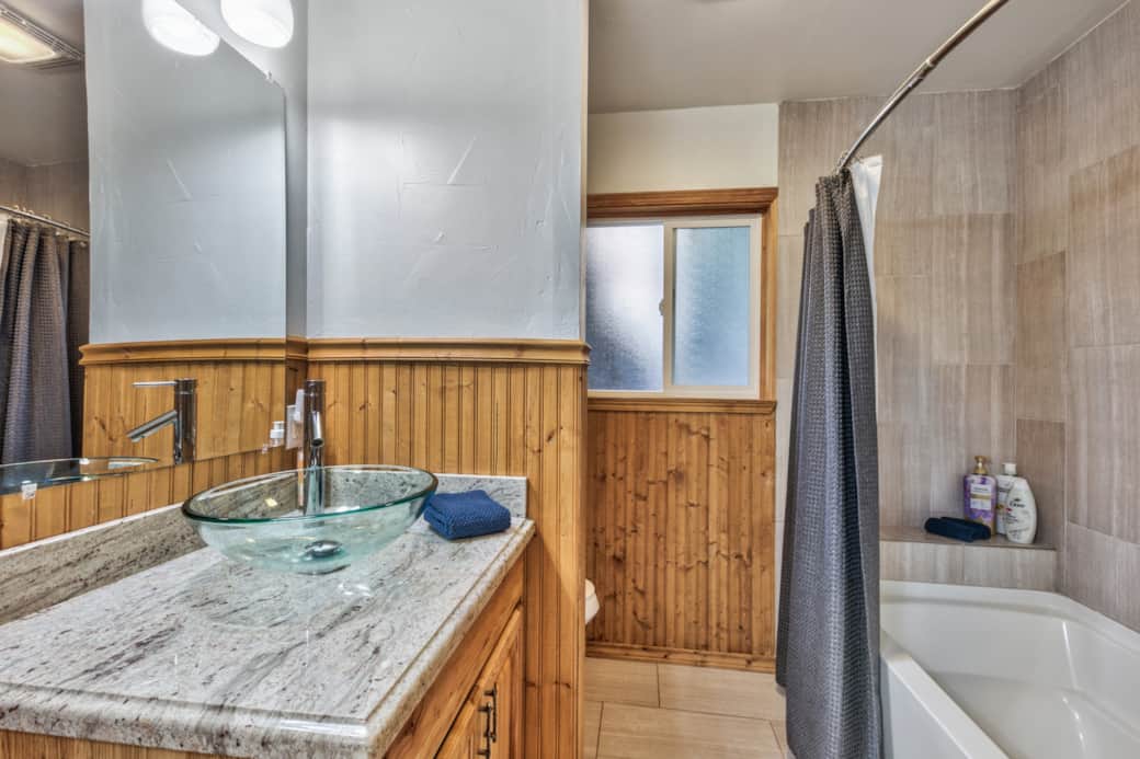 Master bathroom with two sinks Master bathroom with two sinks