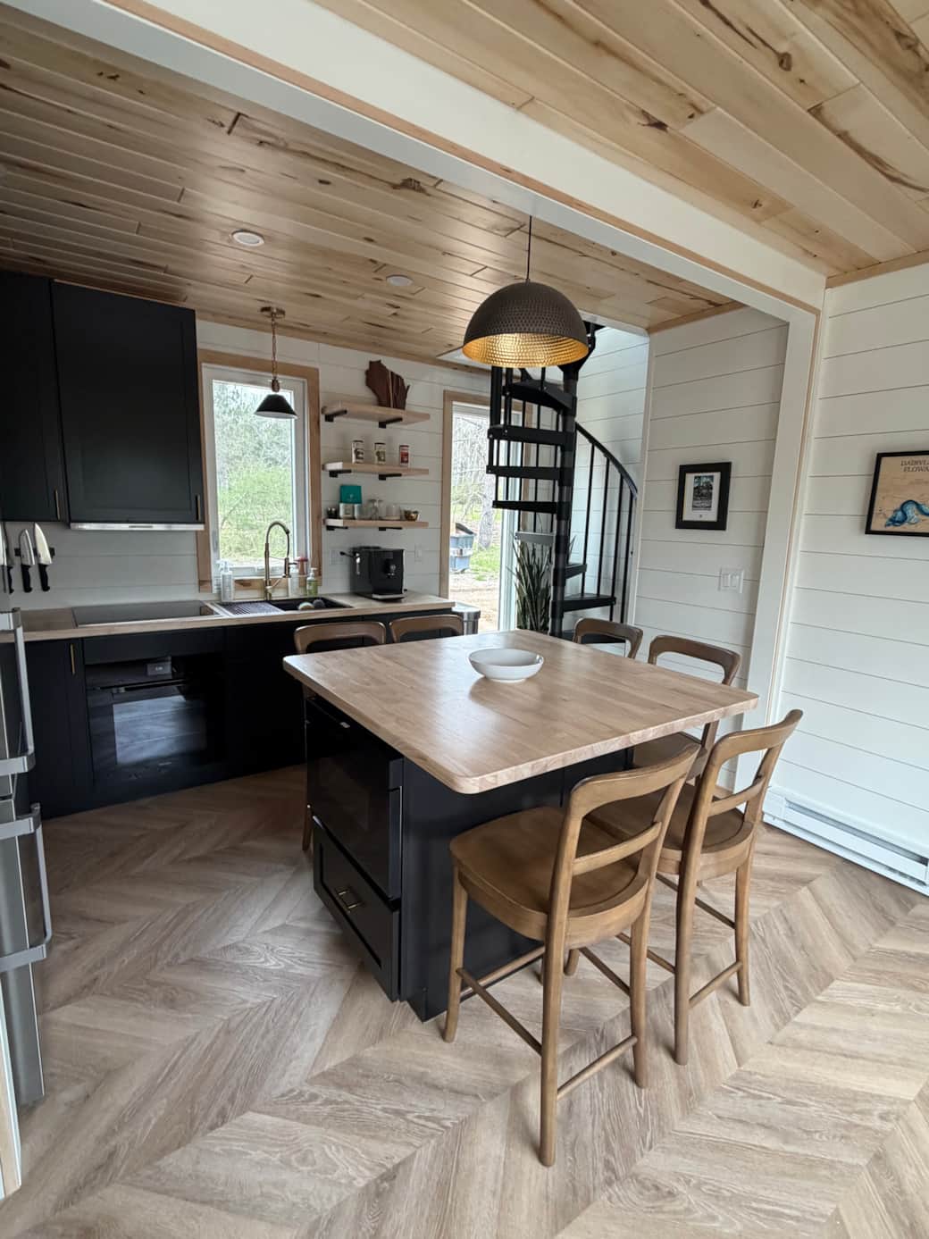 Kitchen side