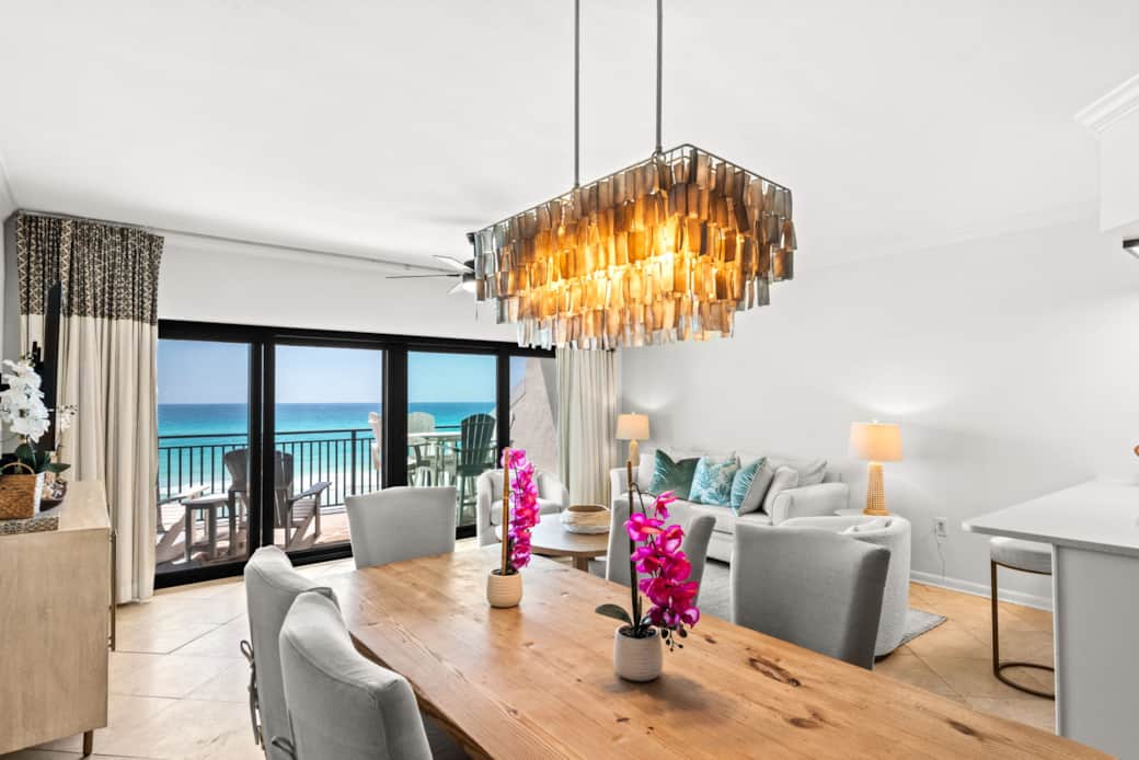 Gulf front dining room