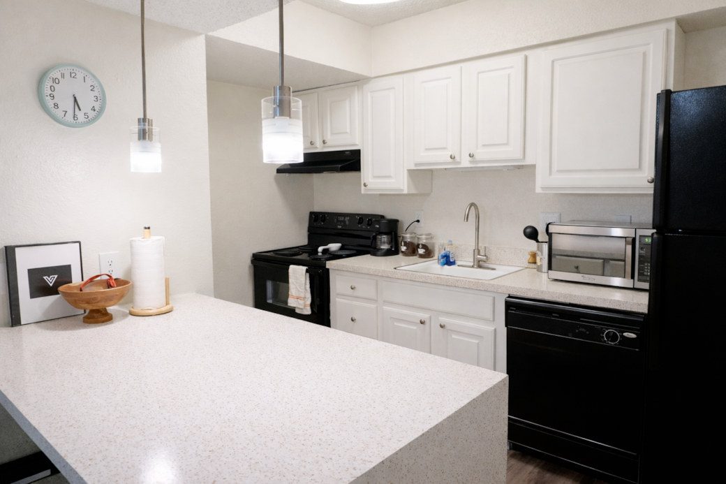 Small but fully equipped—everything you need to cook, dine, and feel right at home. 