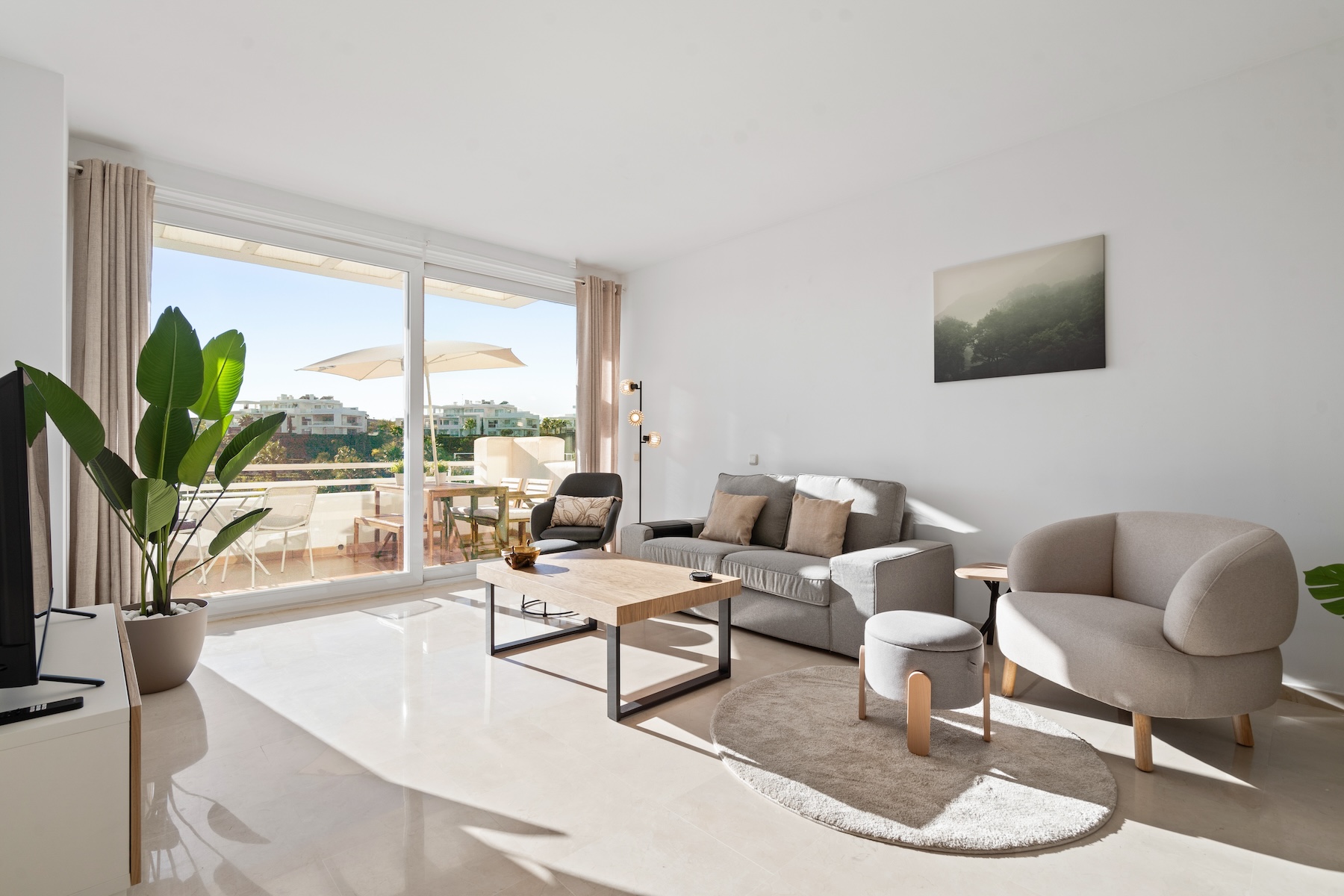 RDR529 - Stylish 2-Bedroom Apartment in Alcazaba Lagoon