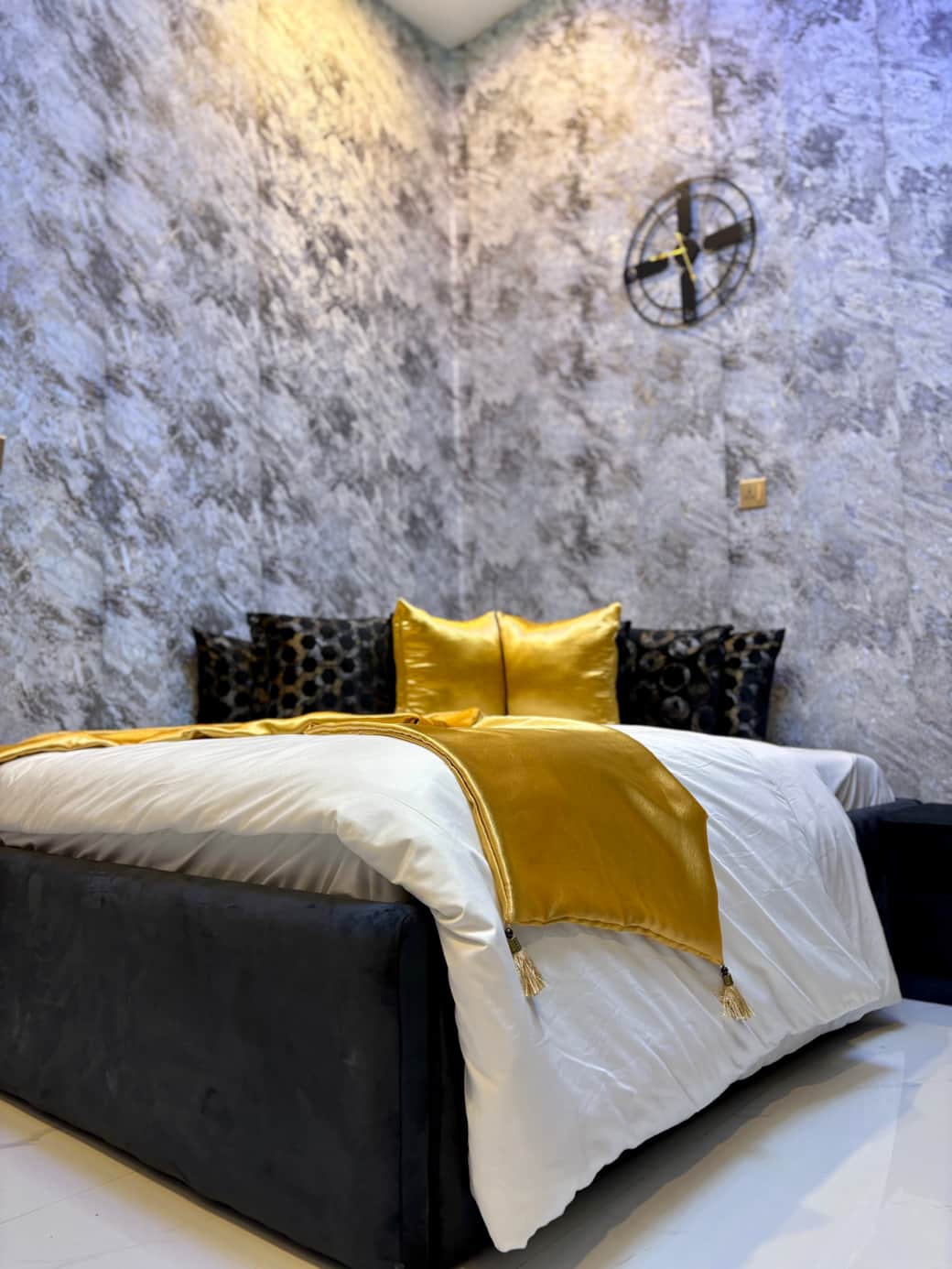 Balogun Suite Bed