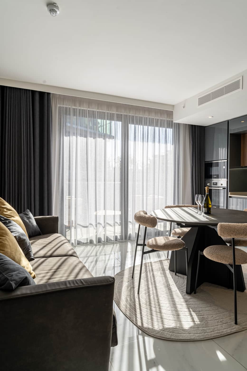 Feel the golden hour shine through your livingroom