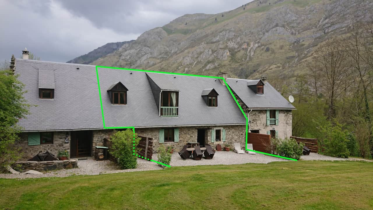 3-bedroom gîte is in the middle of the building..