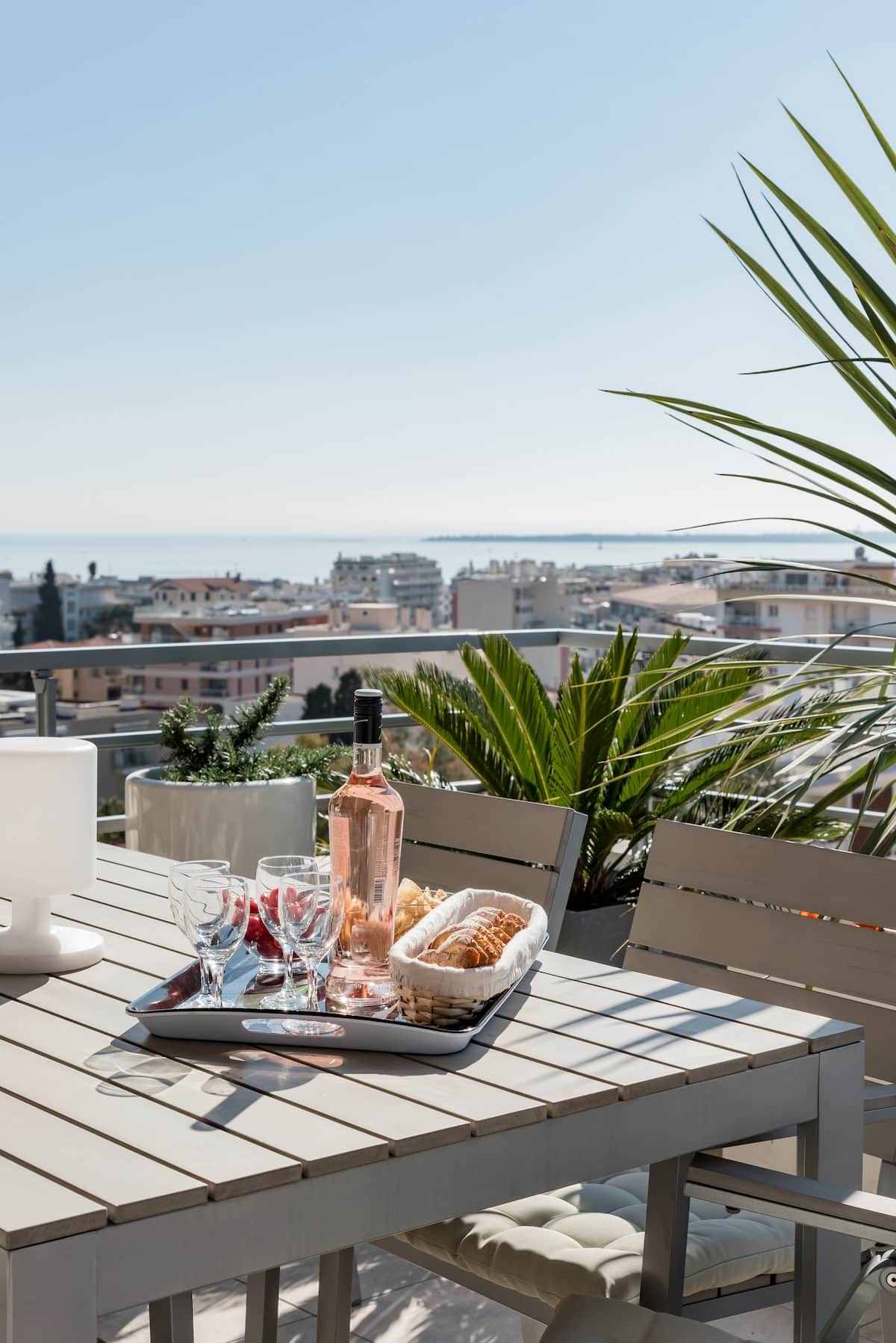 Direct sea view! Unobstructed and total privacy