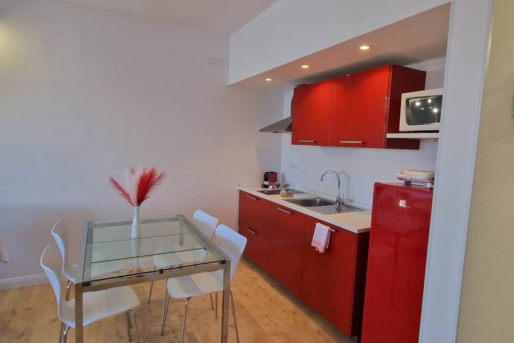 La cucina e il tavolo