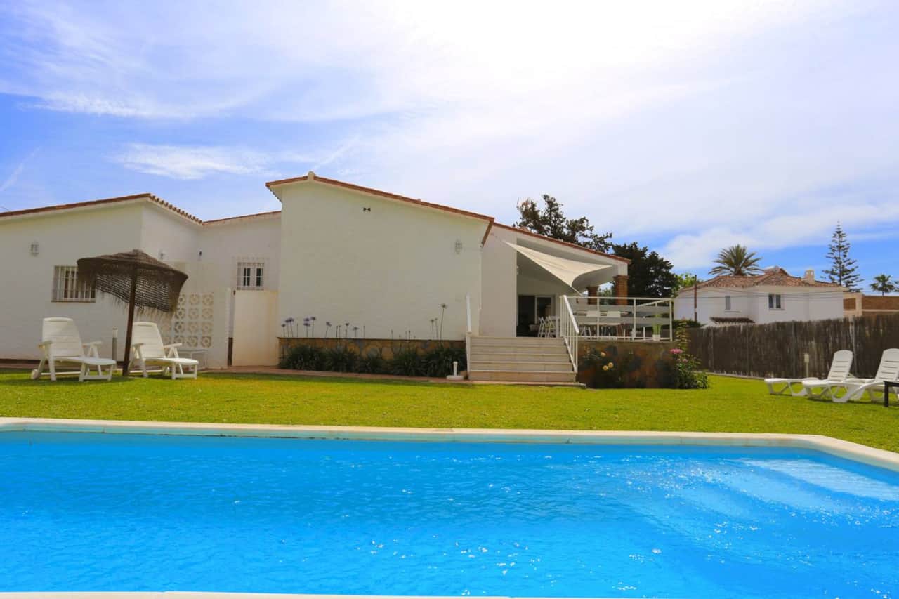 VILLA LUNA Beach Premium House Rincón de la Victoria Málaga HOMINGBOOK