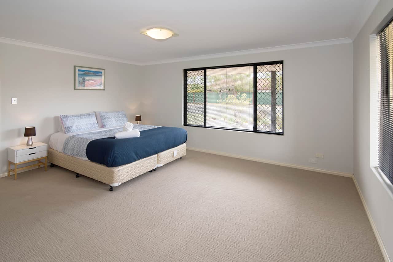 35 Pebble Dr 1