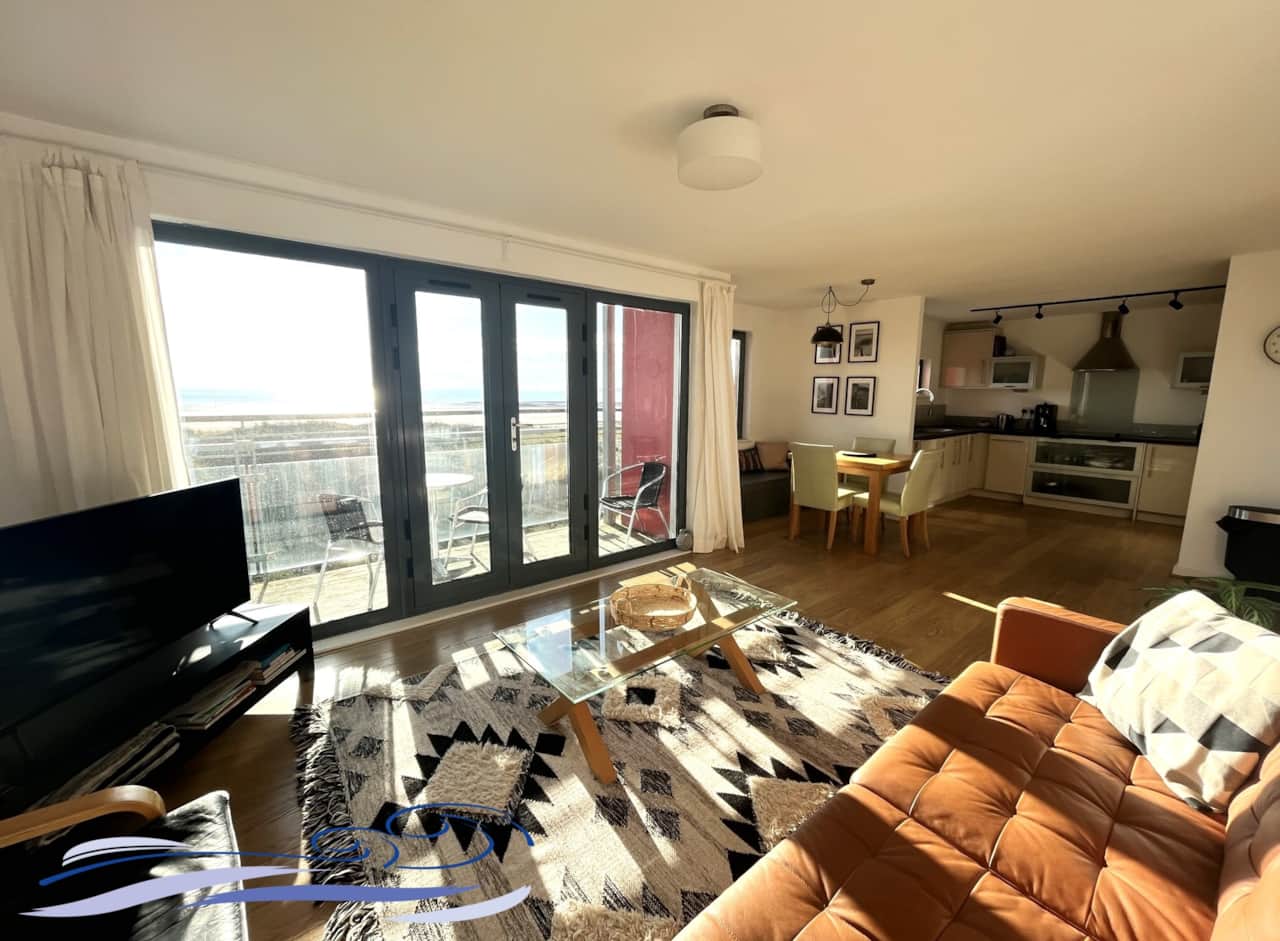 Open plan living room / kitchen 