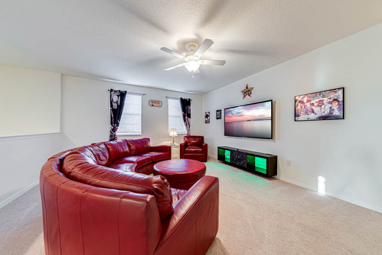 NEW extra large 75" Smart TV and Xbox One for the ultimate gaming and film experience