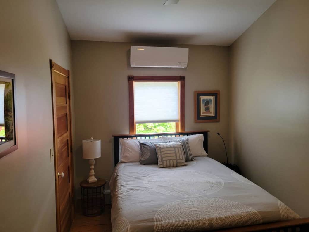 Each bedroom includes independent cooling and heating control.