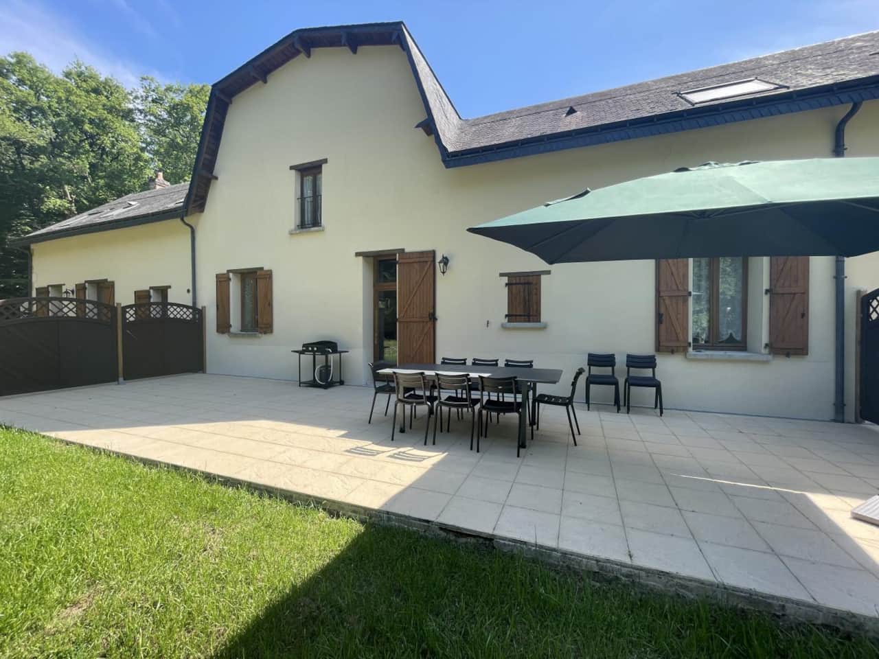 Champagne Gîte Terrace