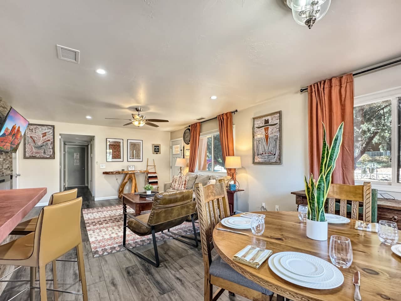 Warm Southwestern décor and comfortable gathering spaces make it easy to feel right at home.