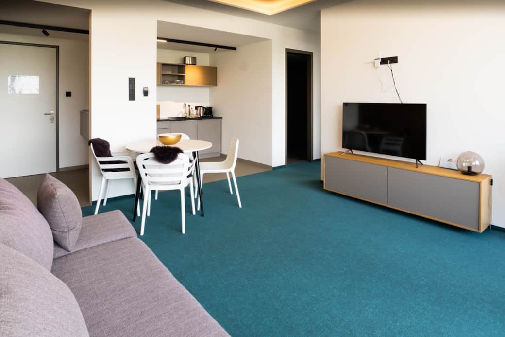 LAKESIDE - Apartment 4 