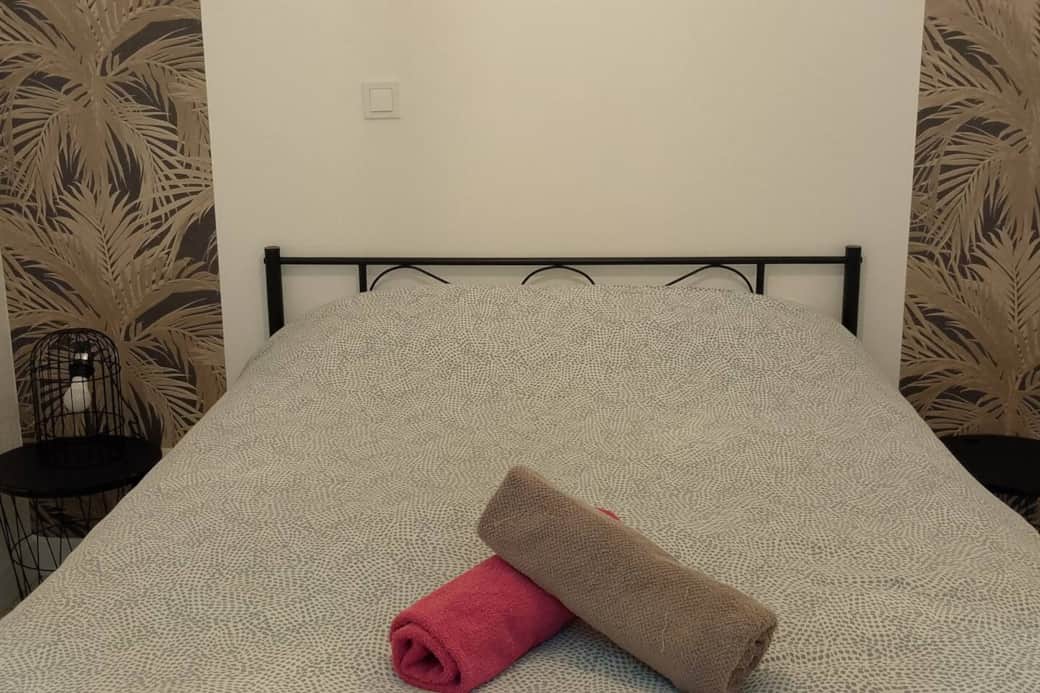 LINGE DE LIT FOURNI