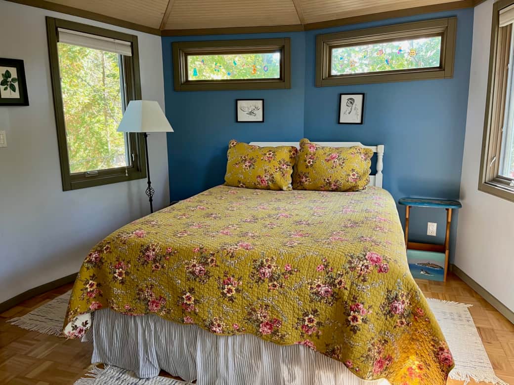 Master Bedroom (Queen)