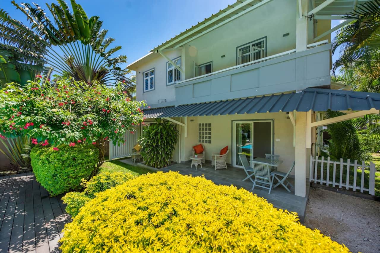 Studio is located on the first floor - you can see the balcony of the studio in the picture.