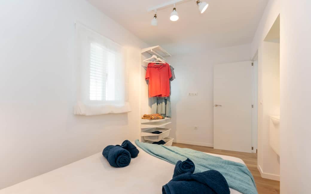 Armario abiertos para que tu ropa esté en su sitio Armario abiertos para que tu ropa esté en su sitio