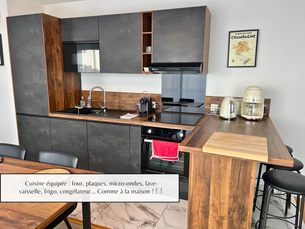 🍽️ Une cuisine entièrement équipée _ four, plaques chauffantes, micro-ondes, lave-vaisselle, ré 🍽️ Une cuisine entièrement équipée _ four, plaques chauffantes, micro-ondes, lave-vaisselle, ré