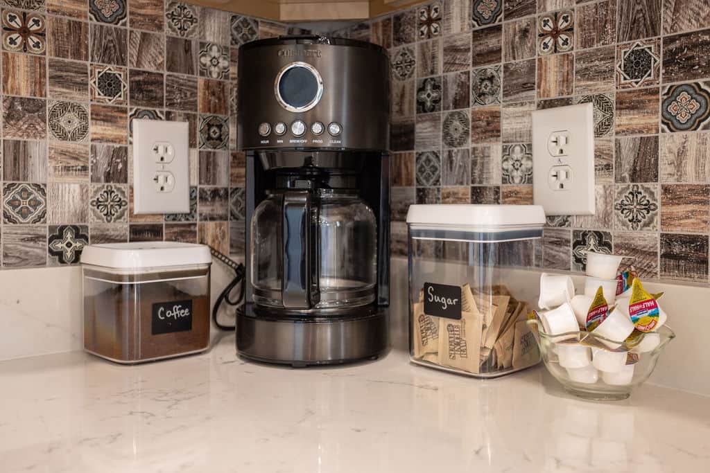 Fully equipped kitchen, coffee pot with cone filter.  
