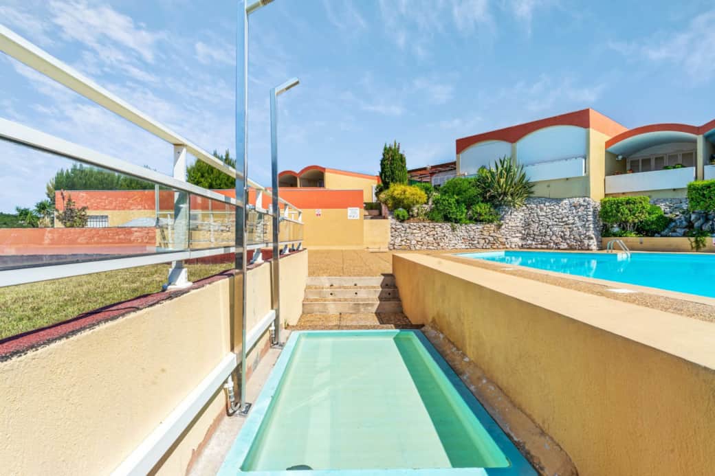 Douches de la piscine