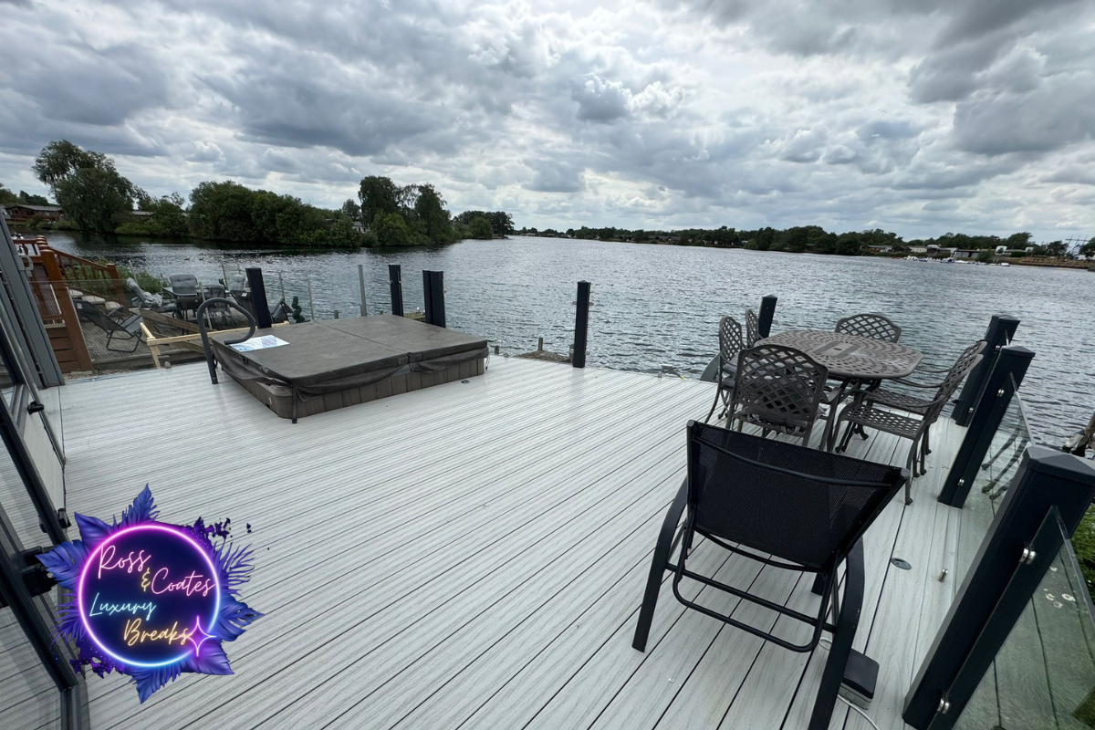 Exterior overlooking Water Ski Lake