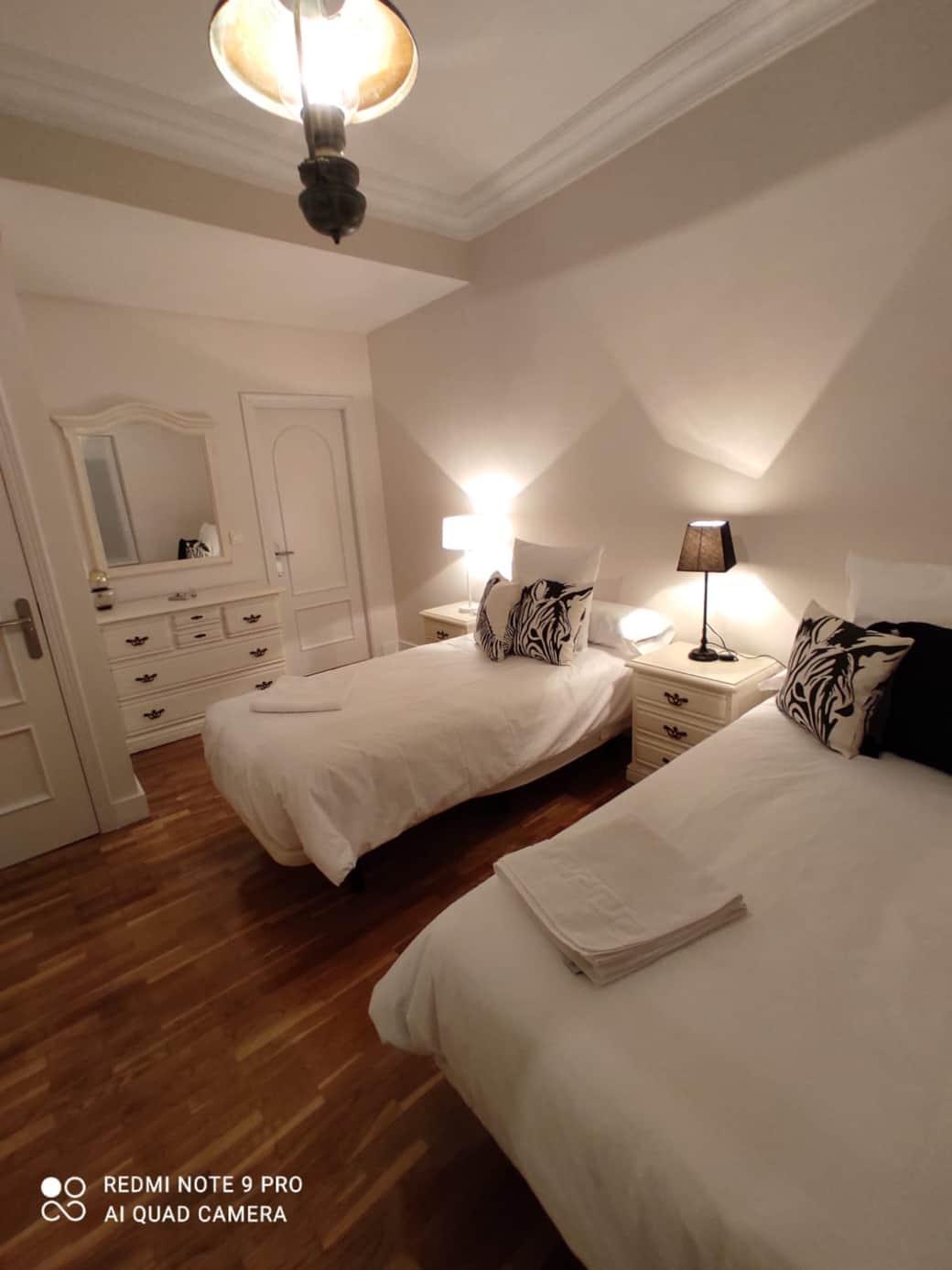 habitación con dos camas con posibilidad de unirlas o sepáralas 