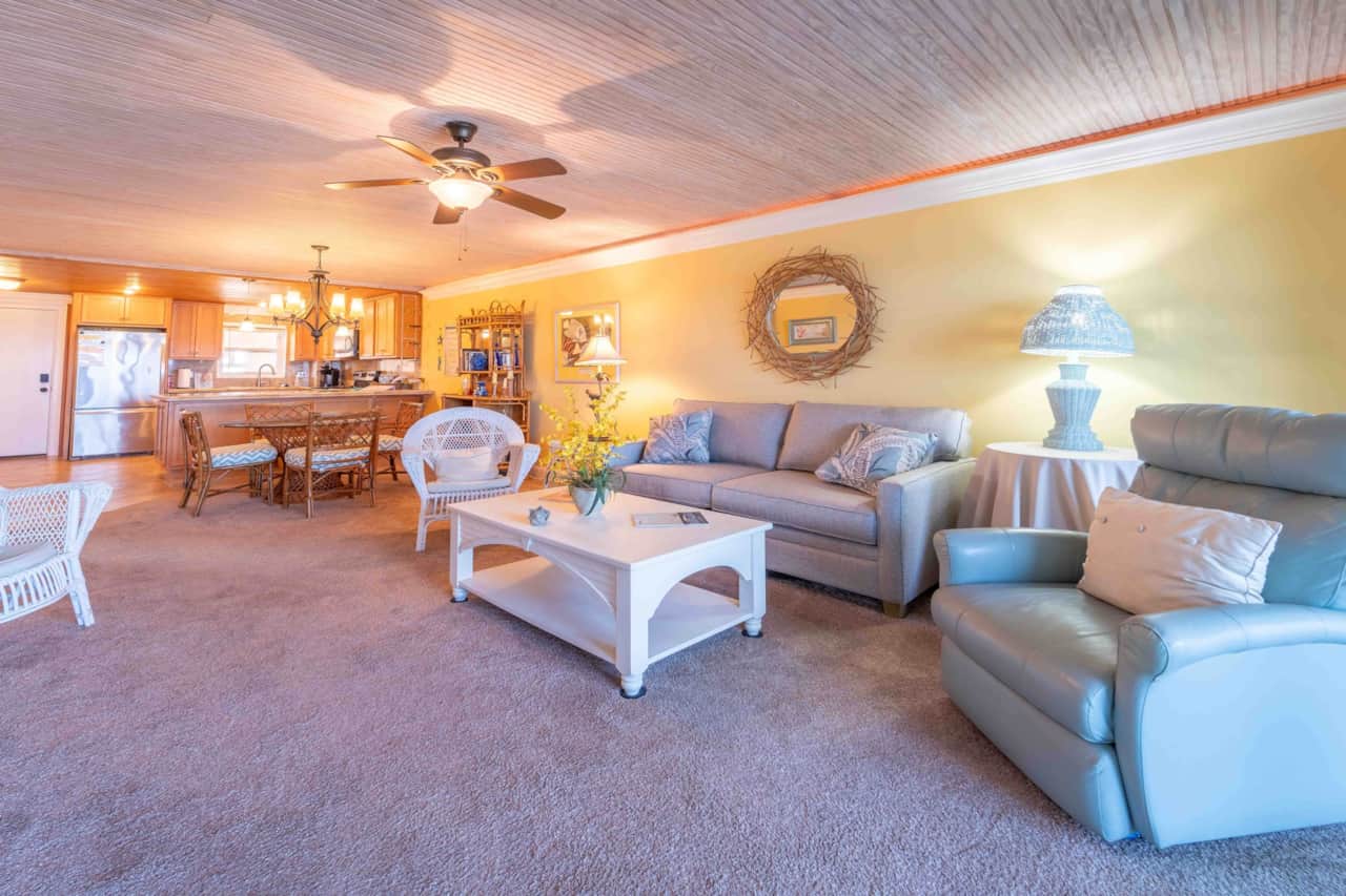 K7 Living Room with Queen Sleeper