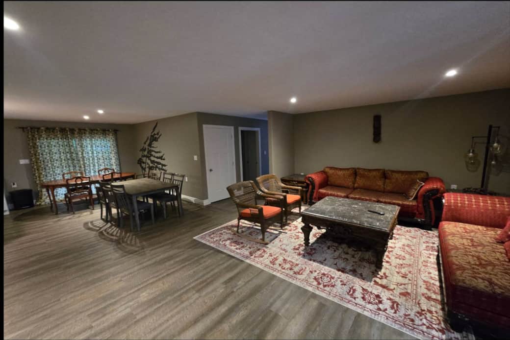 Spacious living room at BizLodge – perfect for families & groups