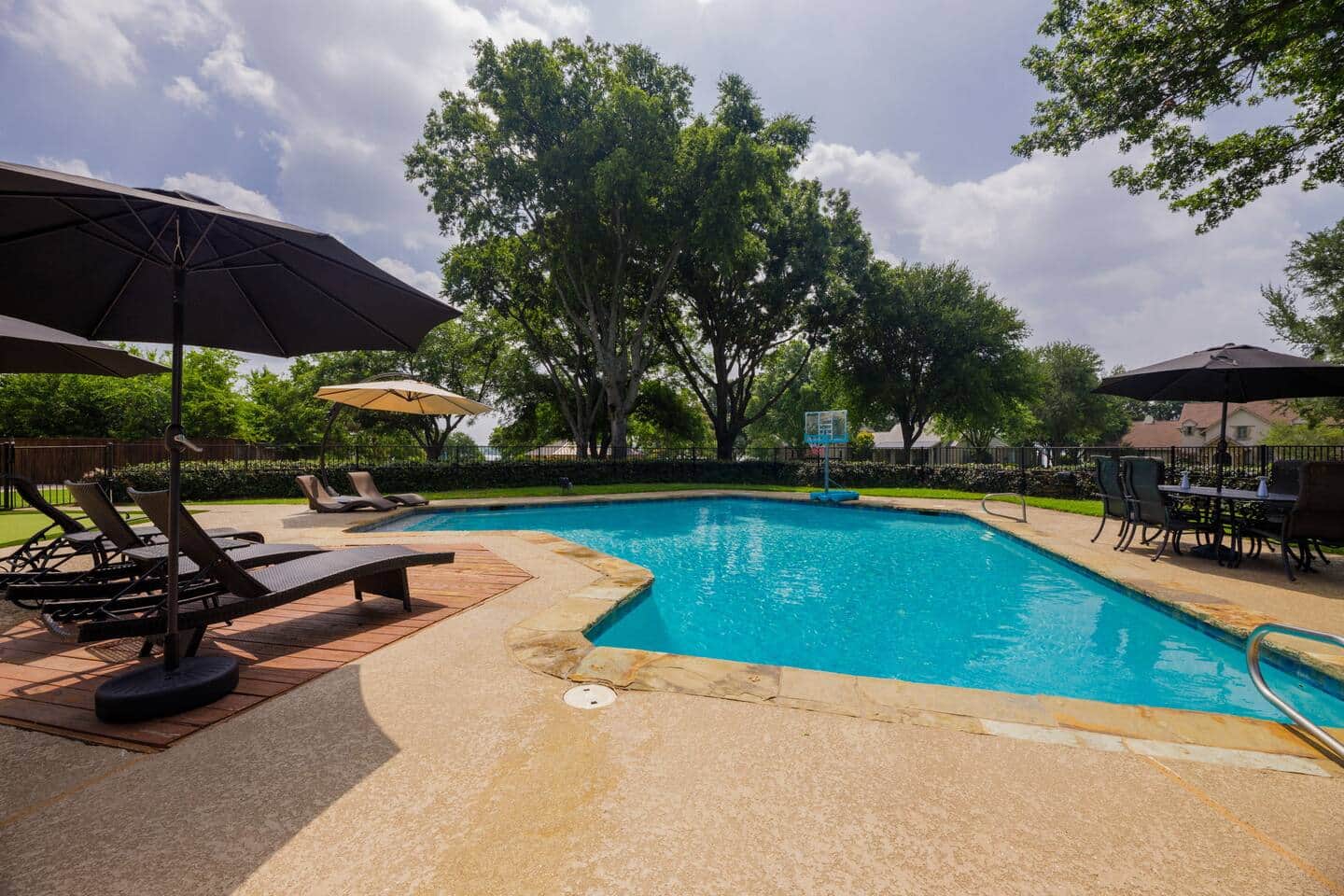 Knotting Hill Place wedding venue in Little Elm Texas 4.8 miles from Ryan's Run Retreat vacation rental
