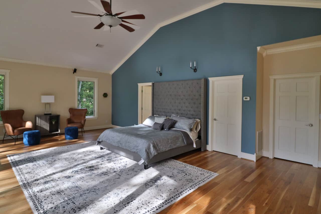 Lakefront Gem - Hartwell GA - Master Bedroom