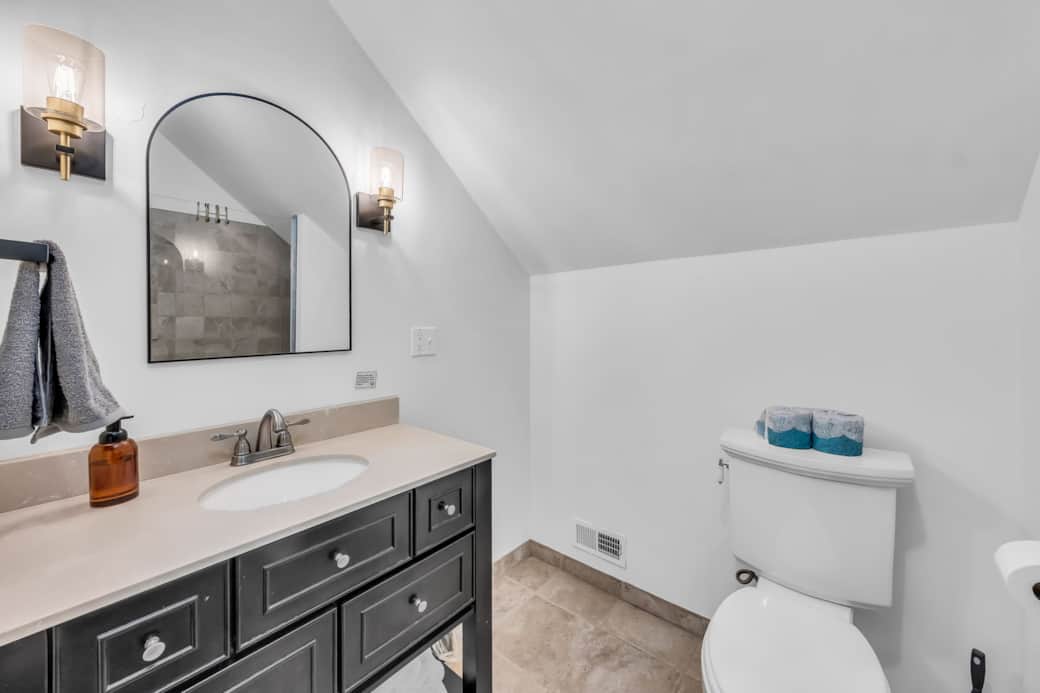 Upstairs Full Bath